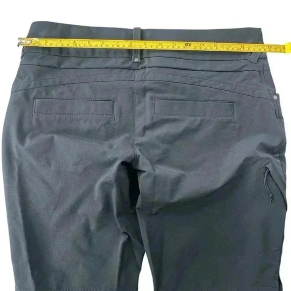 Lole Casual Shorts Women's Black Two Snap Buttons Pocketed Flat Front Size 10 - Picture 7 of 9